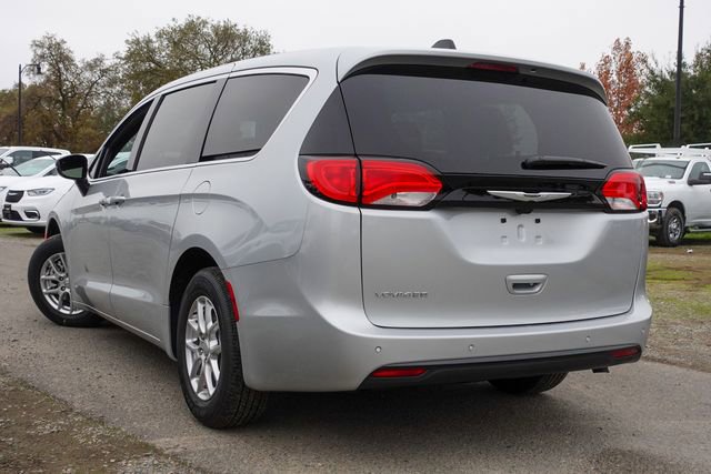 New 2026 Chrysler Voyager LX image 9