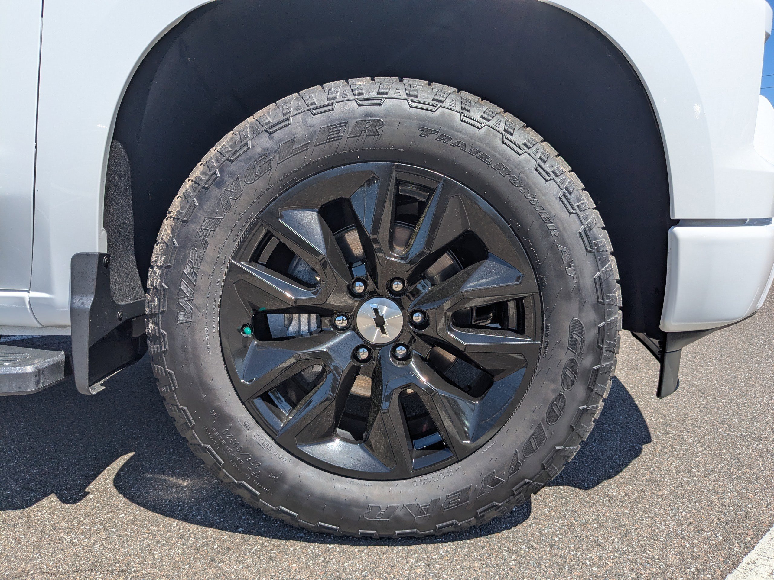 Used 2025 Chevrolet Silverado 1500 RST w/ Convenience Package II image 10