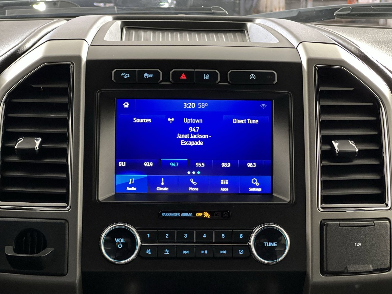 Certified 2020 Ford Expedition XLT w/ Equipment Group 202A image 18