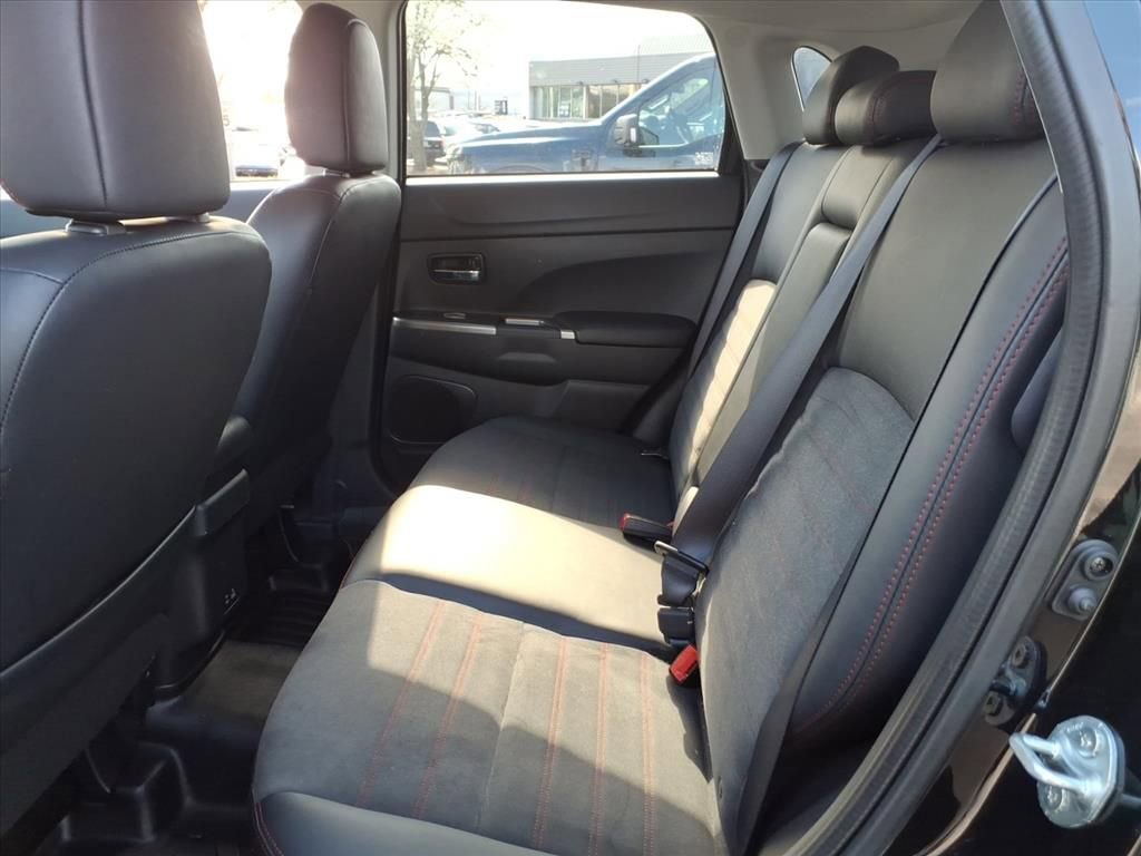 Used 2022 Mitsubishi Outlander Sport SE image 16