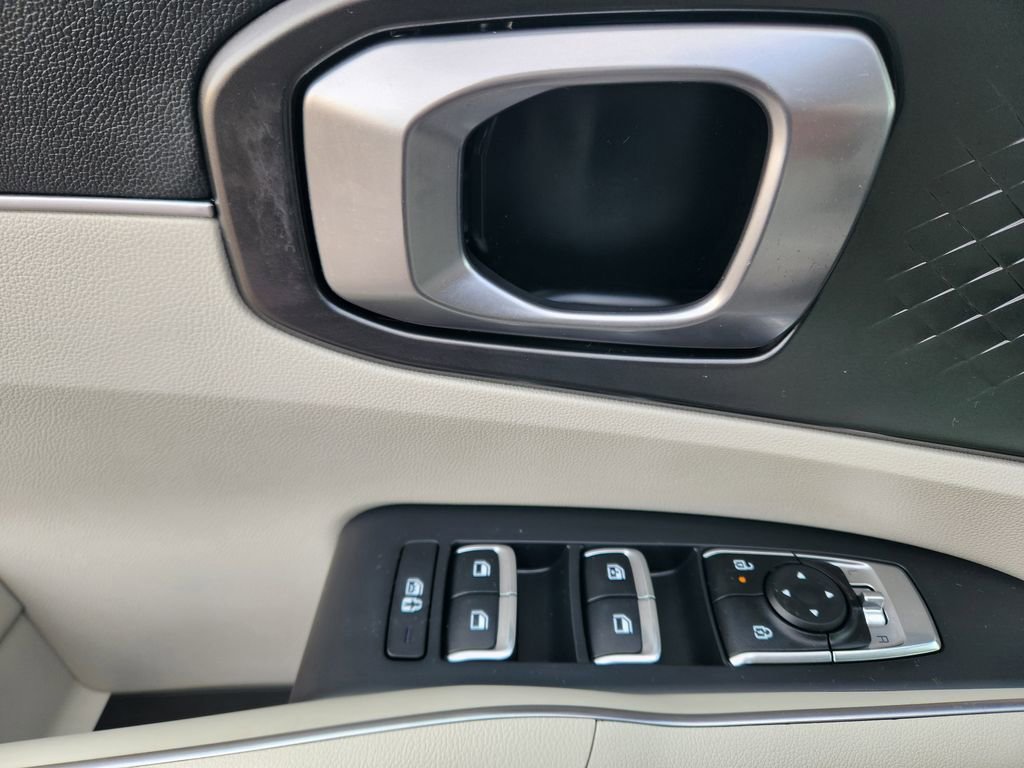 Certified 2025 Kia Sorento EX image 7
