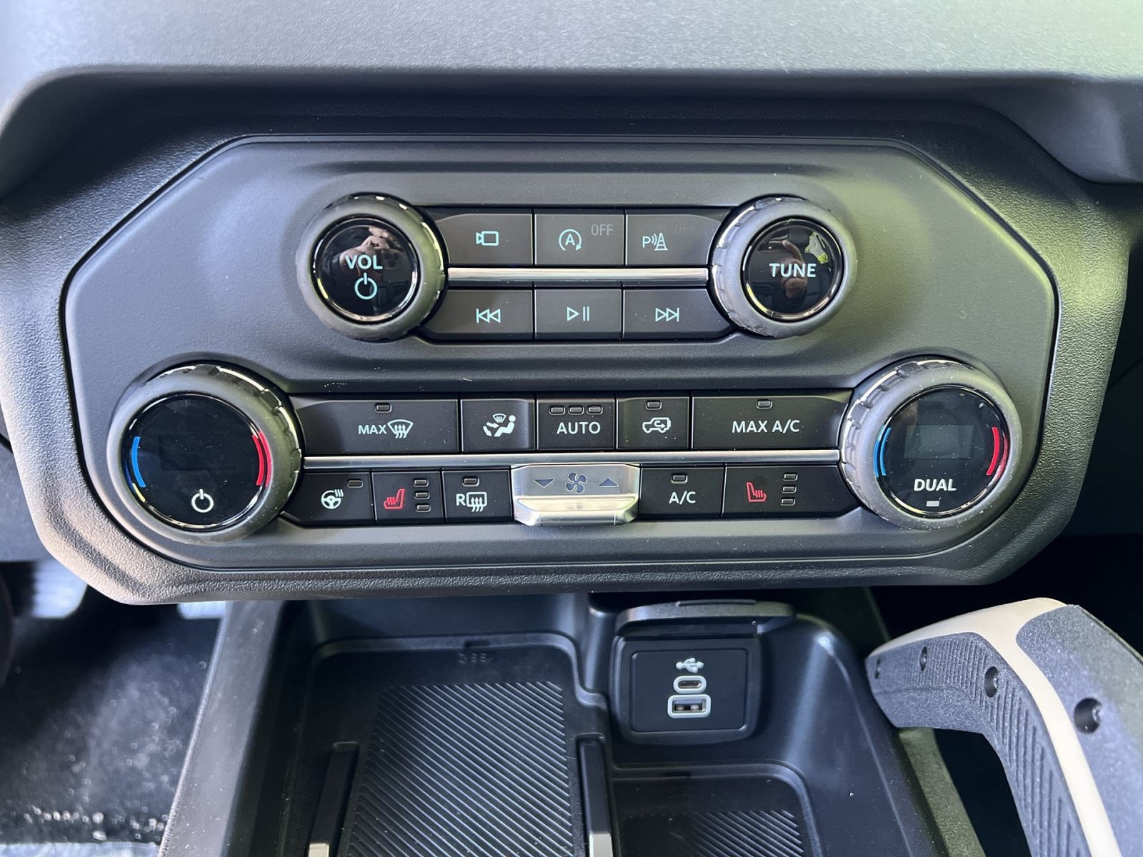 New 2026 Ford Bronco Badlands AWD/4WD image 21