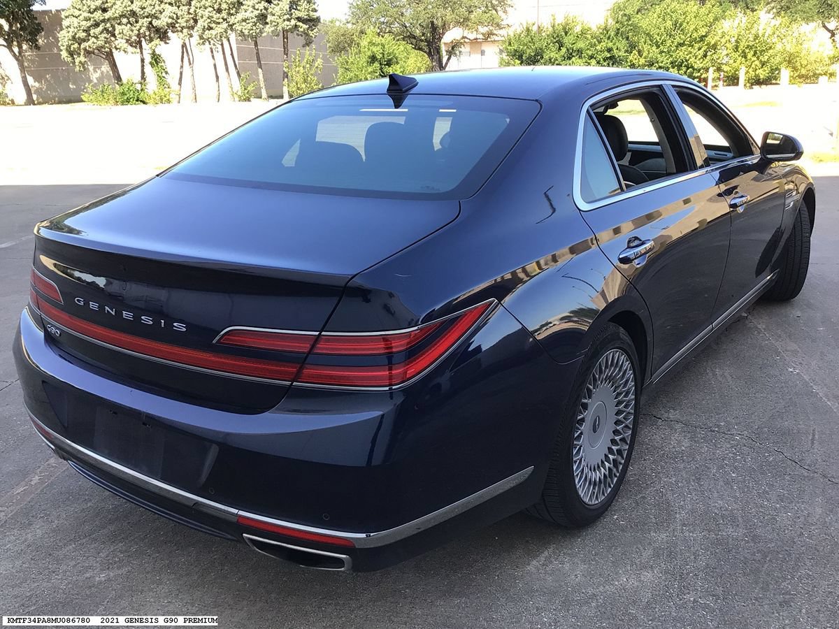 Used 2021 Genesis G90 3.3T Premium RWD image 5