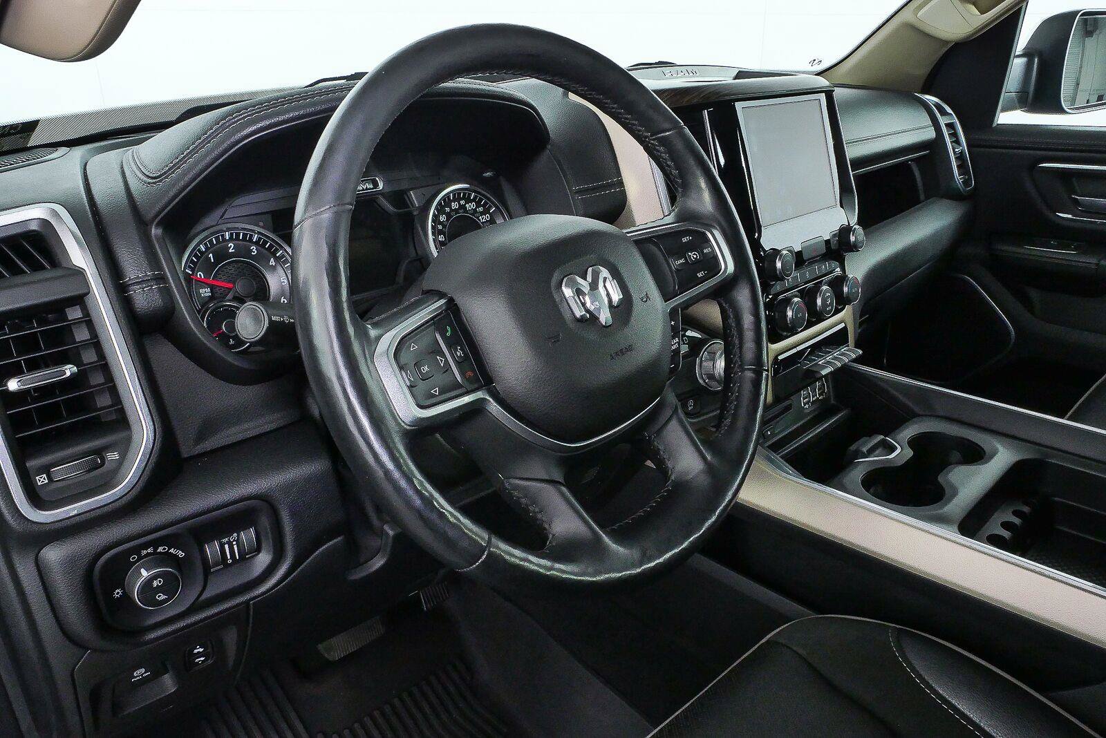 Used 2019 RAM 1500 Laramie RWD image 6