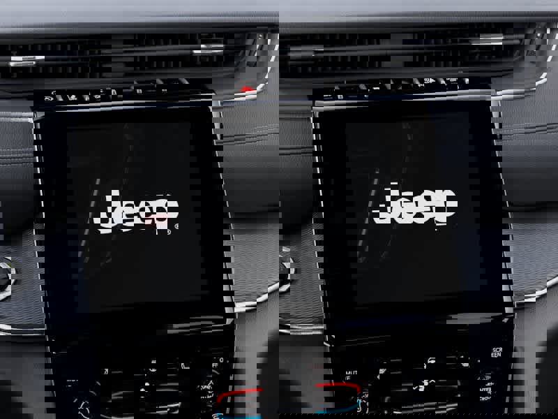 New 2025 Jeep Grand Cherokee Laredo X image 18