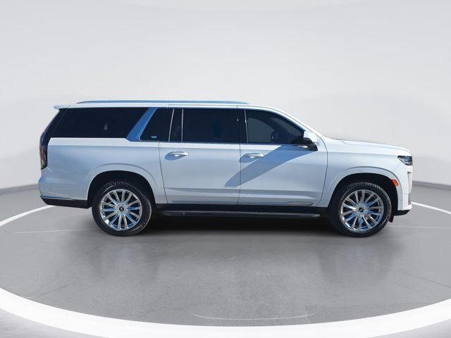 Used 2022 Cadillac Escalade ESV Premium Luxury image 2
