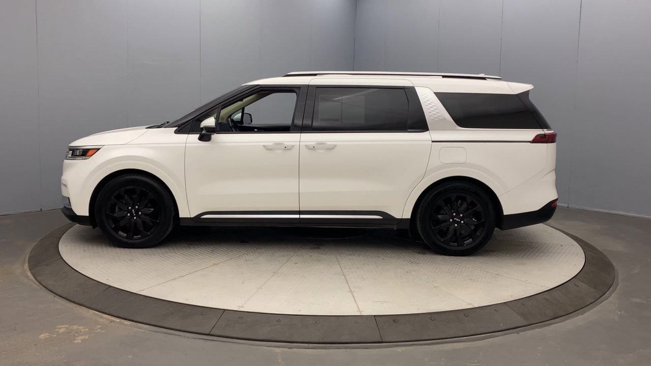 Used 2022 Kia Carnival SX Prestige FWD image 2