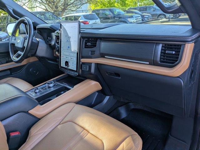 Used 2023 Ford Expedition Platinum AWD/4WD image 23