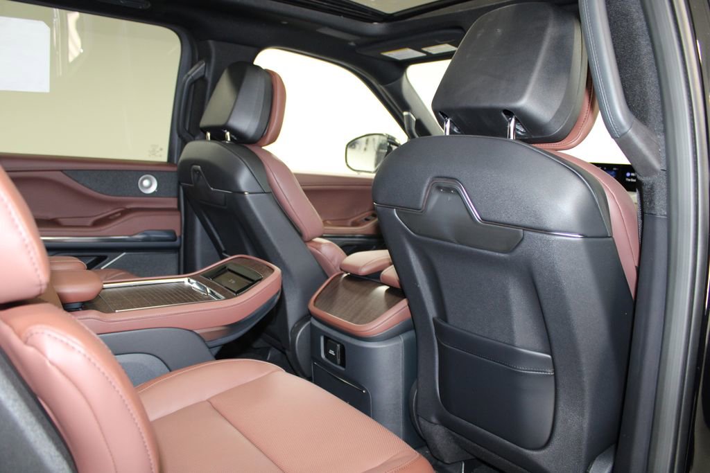 New 2026 Lincoln Navigator L Reserve image 37