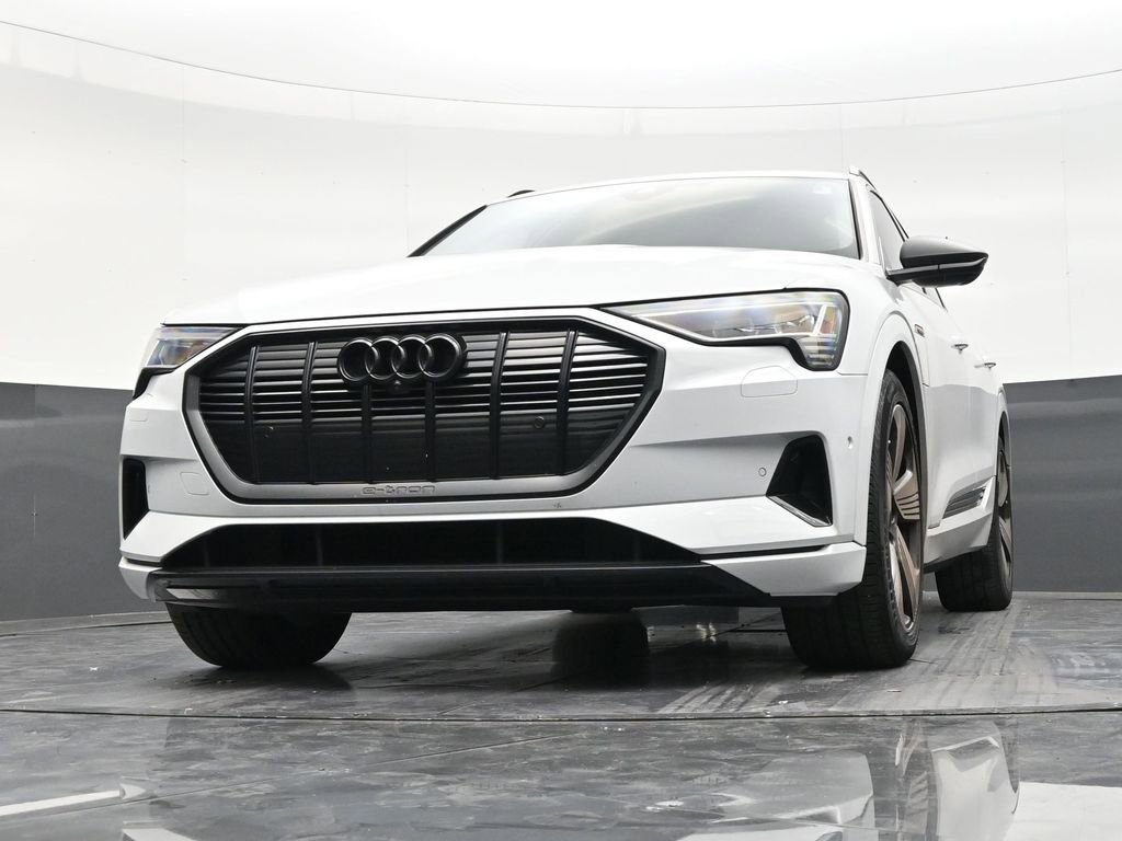 Used 2023 Audi e-tron Premium Plus w/ Premium Plus Package image 27