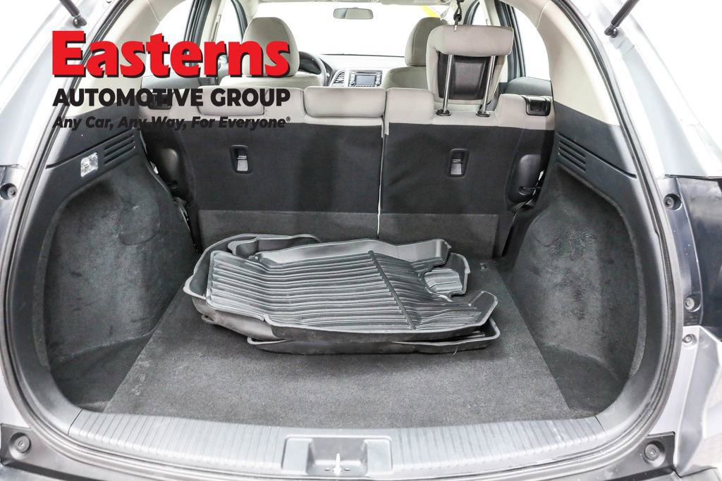 Used 2022 Honda HR-V LX image 9