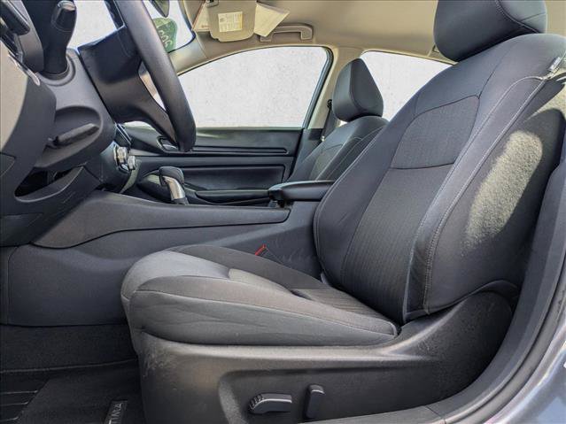 Used 2024 Nissan Altima 2.5 SV FWD image 15
