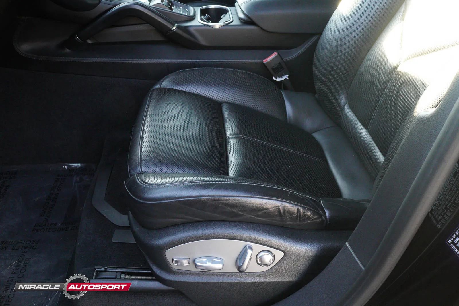 Used 2014 Porsche Cayenne Turbo image 18