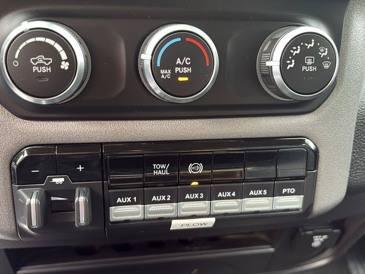 Used 2020 RAM 5500 Tradesman AWD/4WD image 17