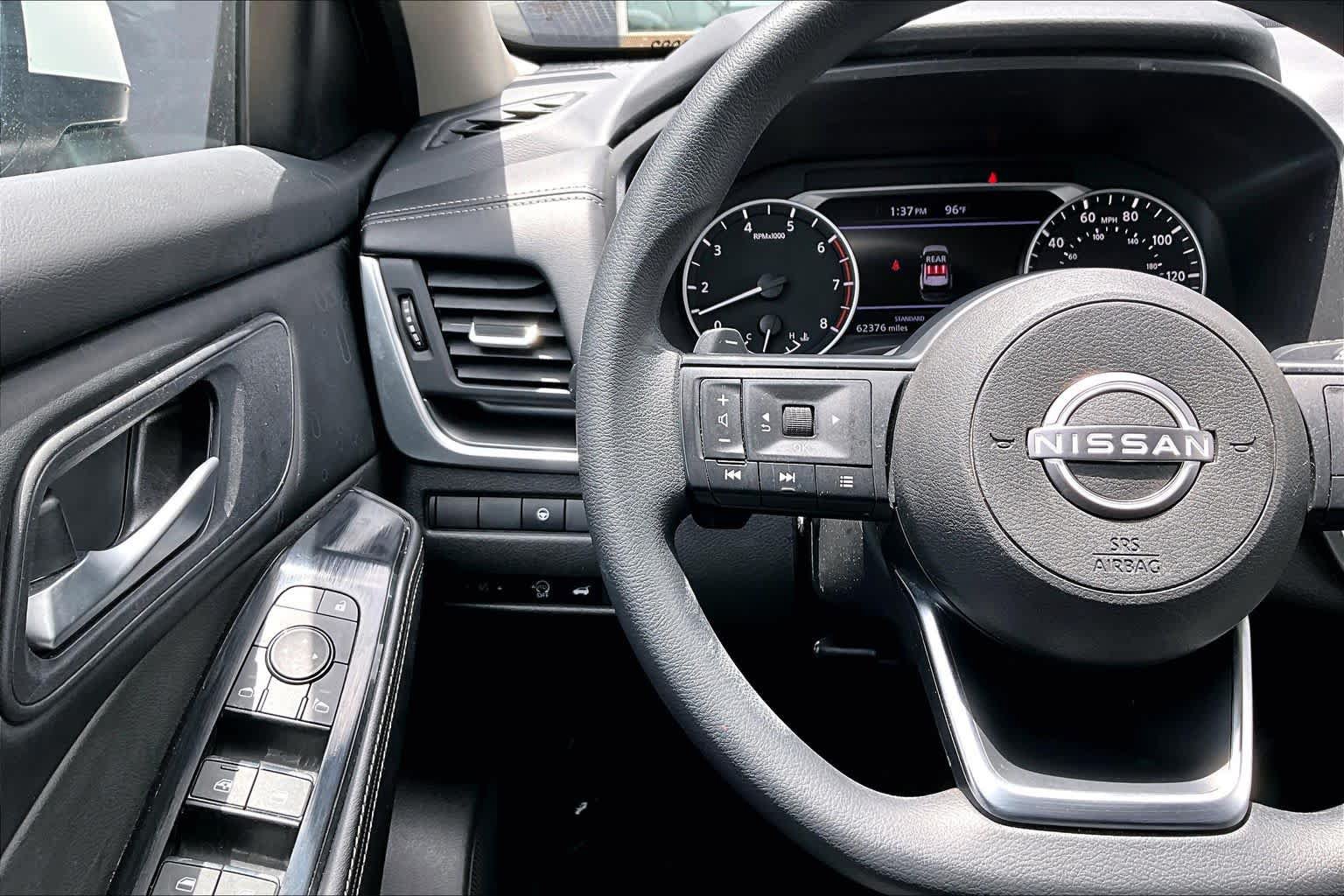 Certified 2024 Nissan Rogue SV FWD image 23