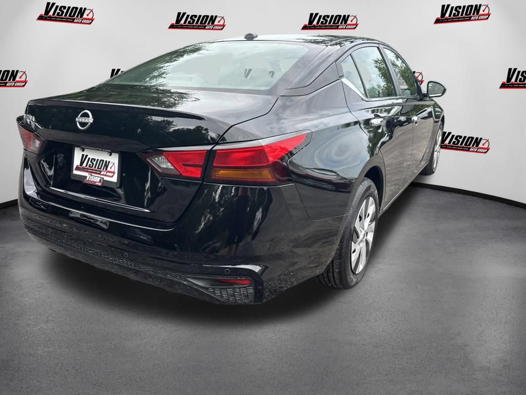 Certified 2025 Nissan Altima 2.5 S FWD image 5