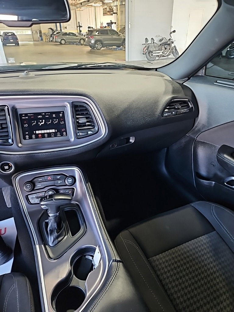 Used 2020 Dodge Challenger SXT w/ Blacktop Package image 21