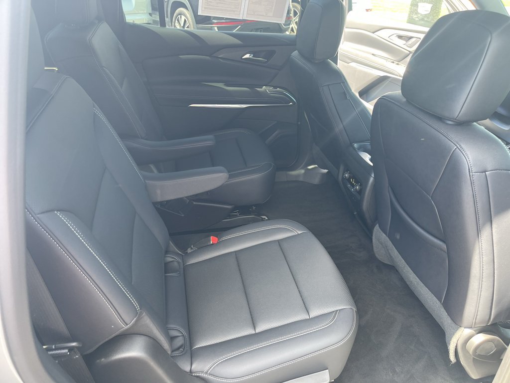 Used 2026 Chevrolet Traverse LT AWD/4WD image 35