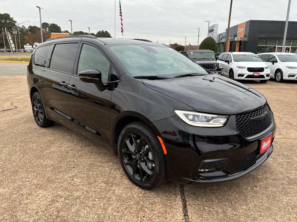 New 2026 Chrysler Pacifica Select AWD/4WD image 8