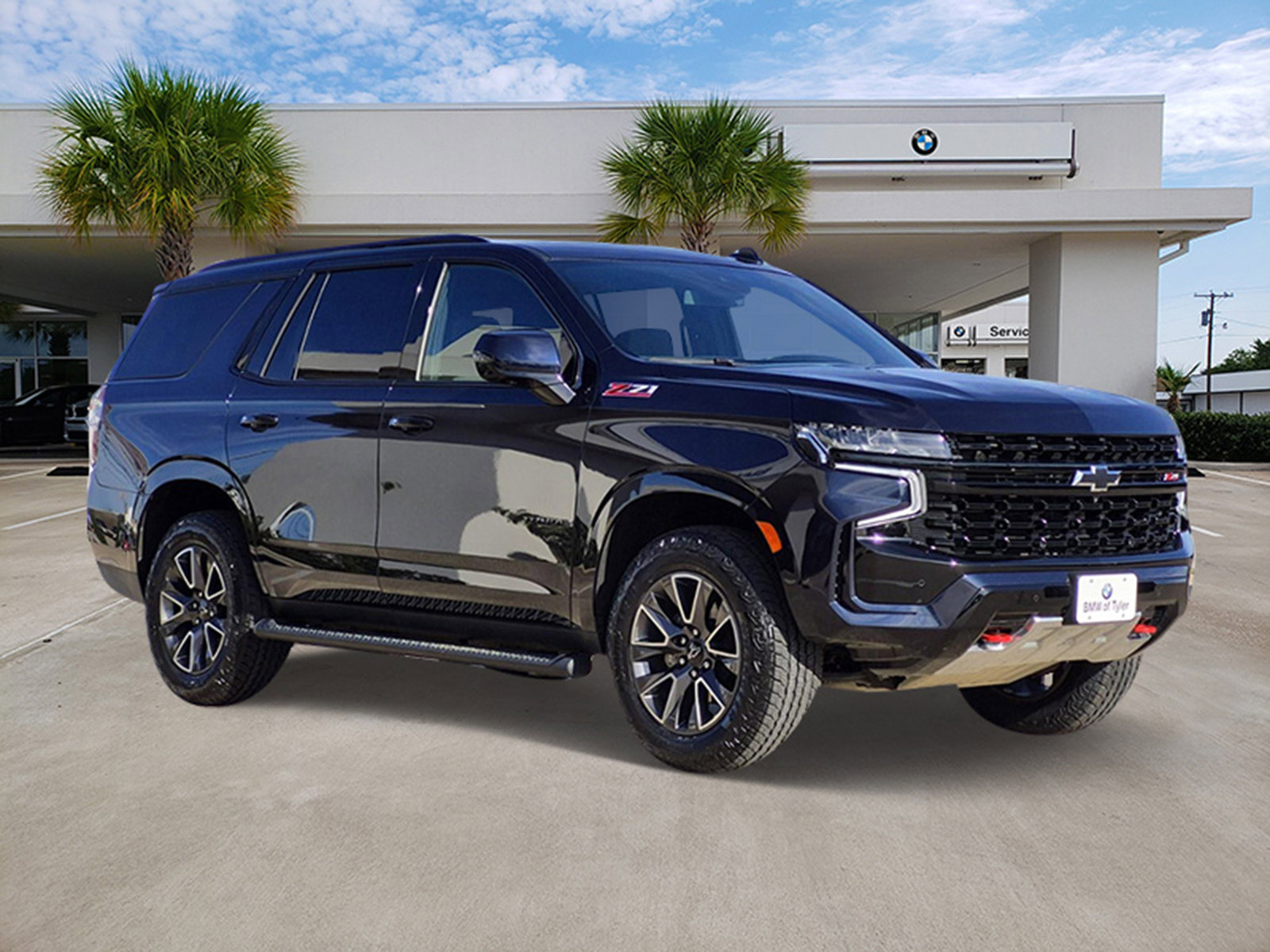 Used 2023 Chevrolet Tahoe Z71 w/ Luxury Package image 3