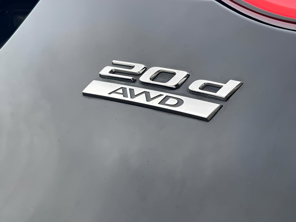 Used 2018 Jaguar F-PACE Premium image 20