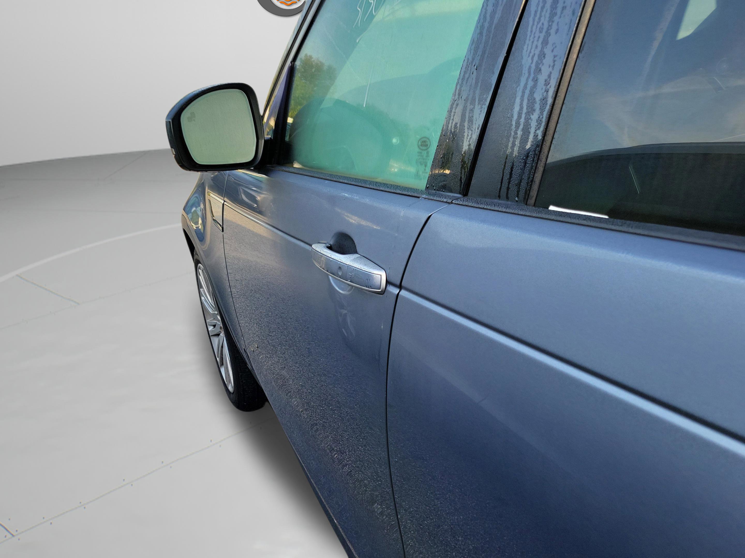 Used 2018 Land Rover Discovery HSE Luxury image 27