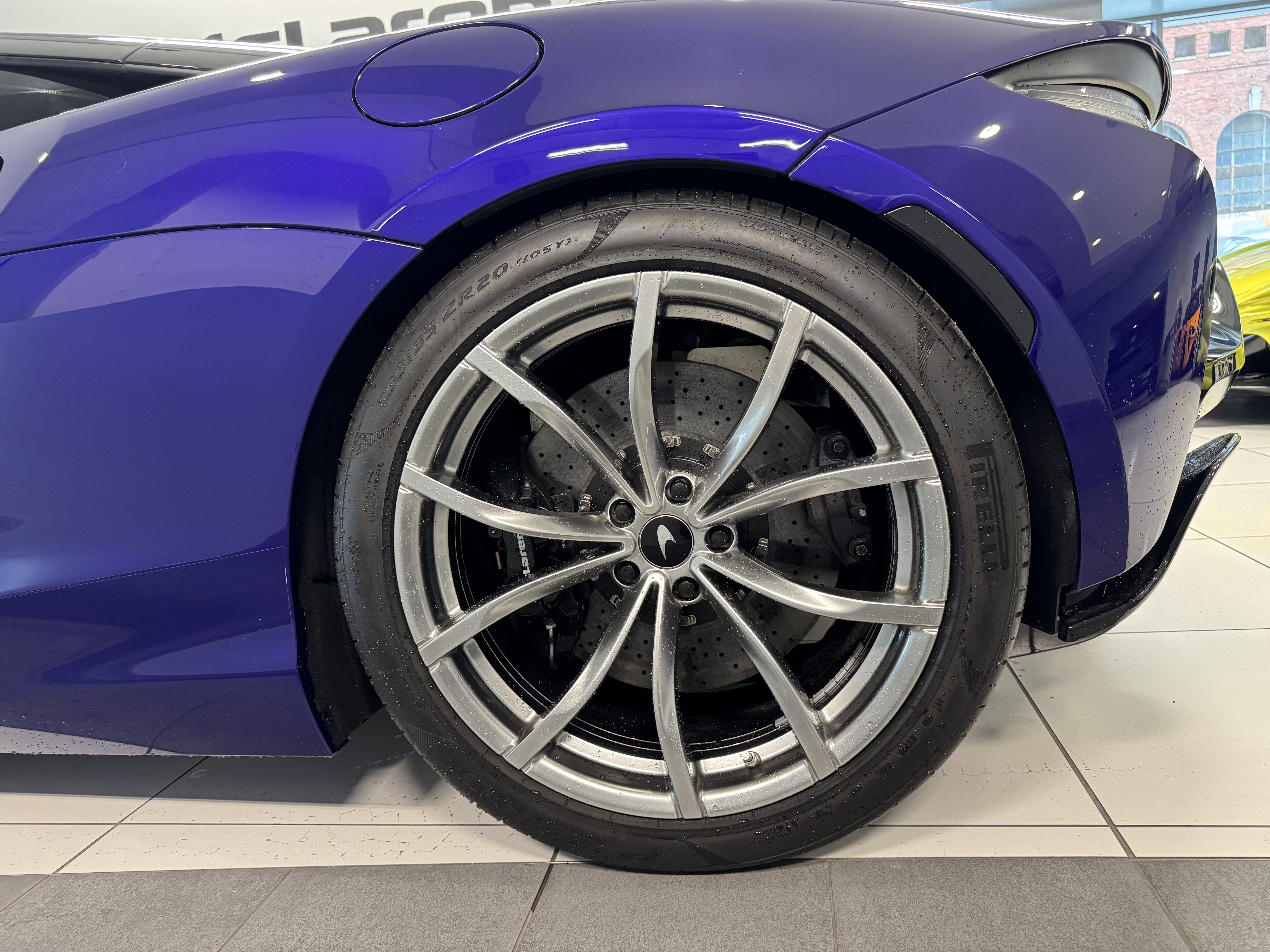 Used 2023 McLaren Artura image 18