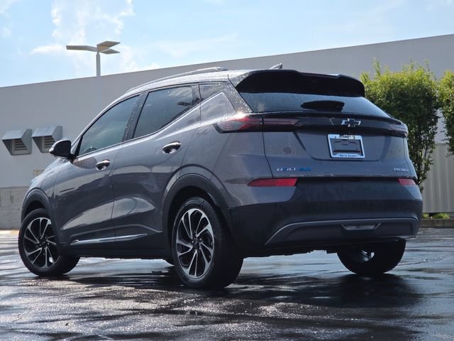 Used 2022 Chevrolet Bolt EUV Premier w/ Sun & Sound Package FWD image 17