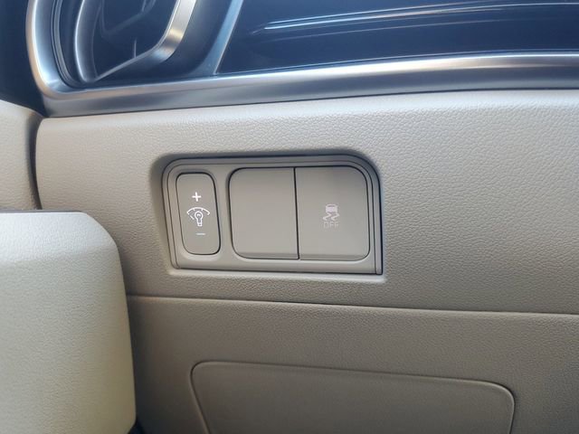Certified 2025 Kia Sorento S FWD image 25