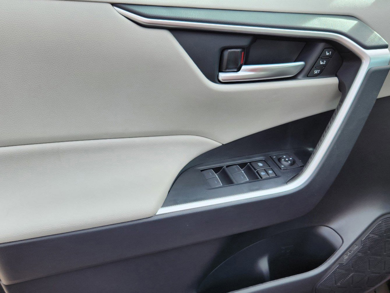 New 2025 Toyota RAV4 XLE Premium w/ Weather Package image 7