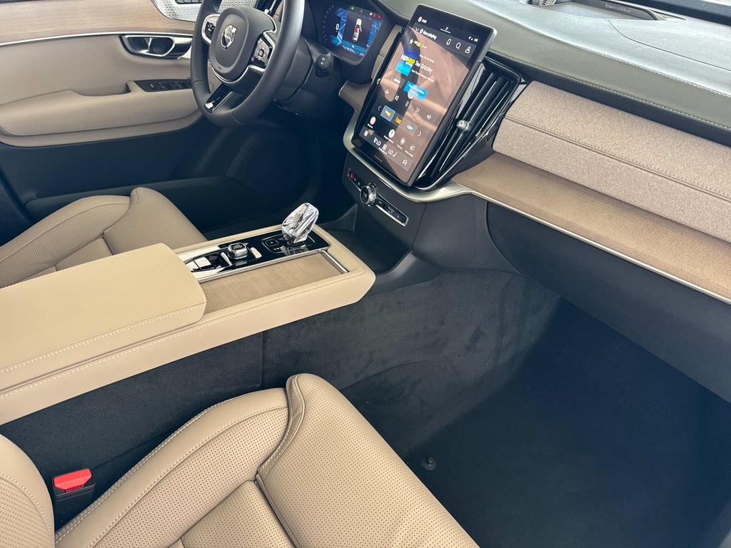 New 2026 Volvo XC90 T8 Ultra w/ Lounge Package AWD/4WD image 16