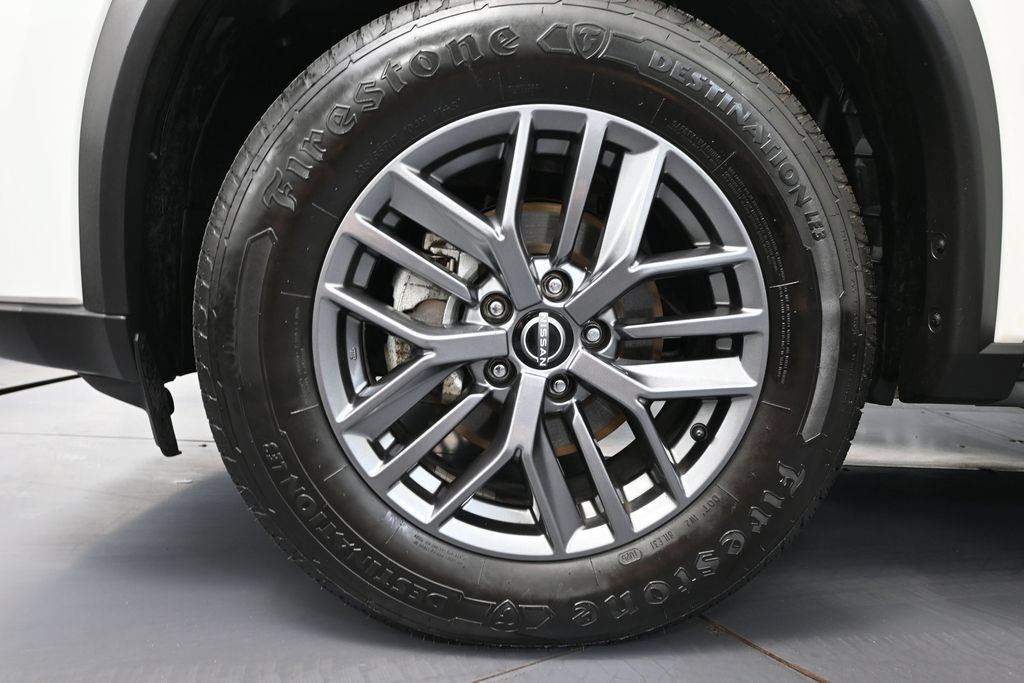 Used 2024 Nissan Rogue S AWD/4WD image 16