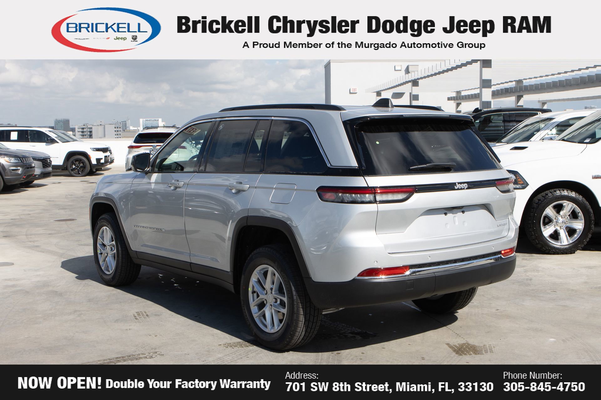 New 2025 Jeep Grand Cherokee Laredo w/ Luxury Tech Group I image 13