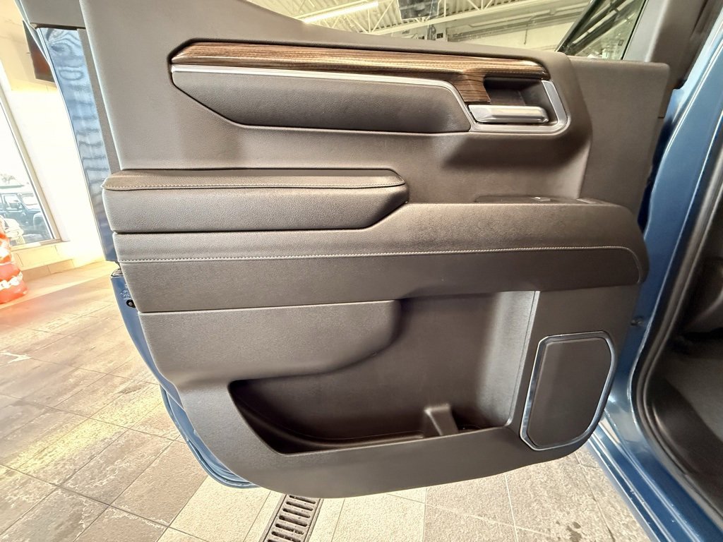 Used 2024 Chevrolet Silverado 1500 LT image 35