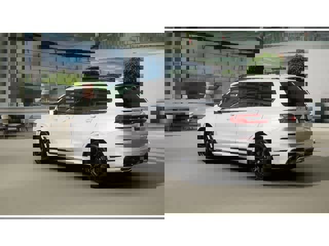 New 2026 BMW X7 xDrive40i w/ M Sport Package image 2