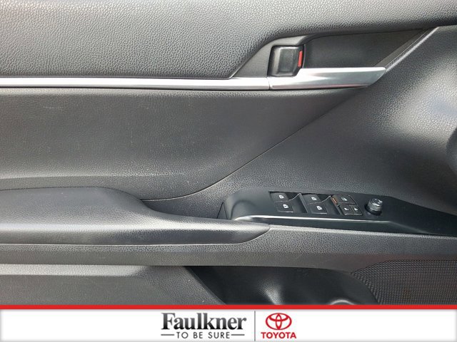 Used 2018 Toyota Camry L image 12