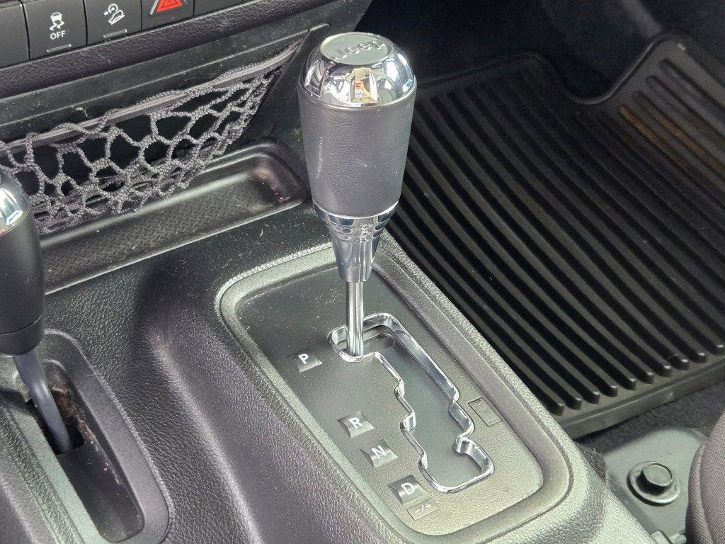 Used 2017 Jeep Wrangler Unlimited Willys image 22