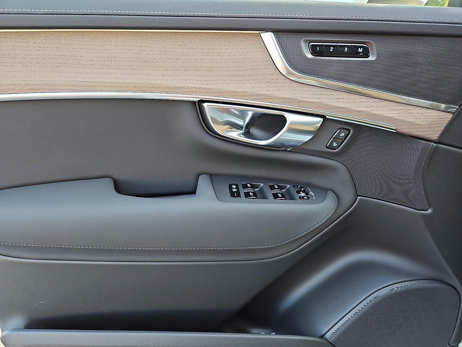 New 2026 Volvo XC90 B5 Core AWD/4WD image 10