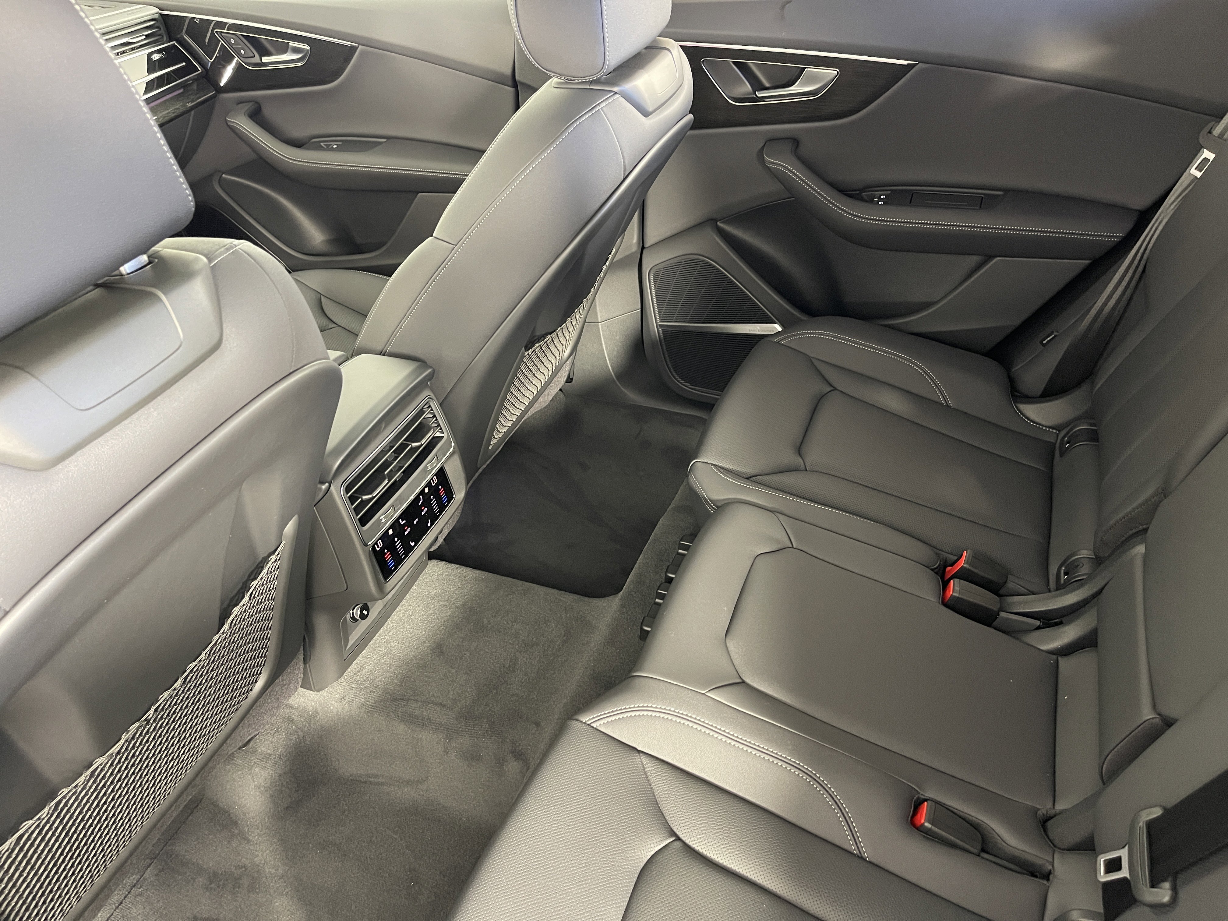New 2025 Audi Q8 Premium Plus image 36