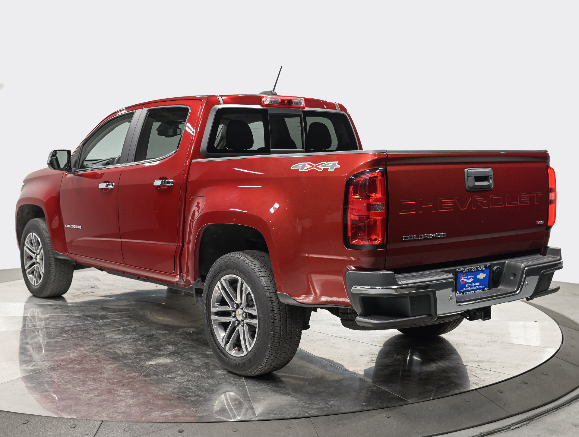 Used 2021 Chevrolet Colorado LT w/ Safety Package AWD/4WD image 4