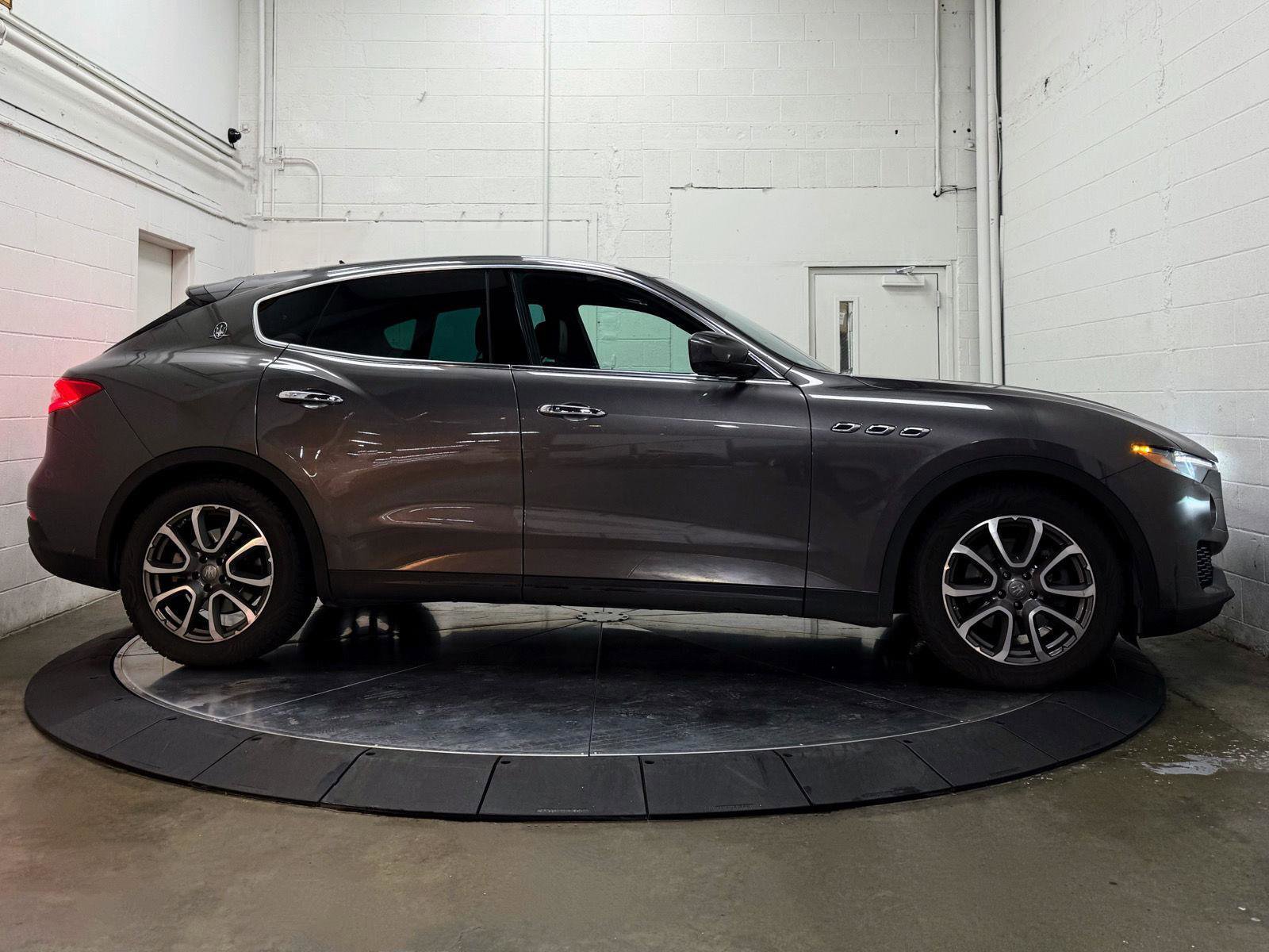 Used 2017 Maserati Levante image 9