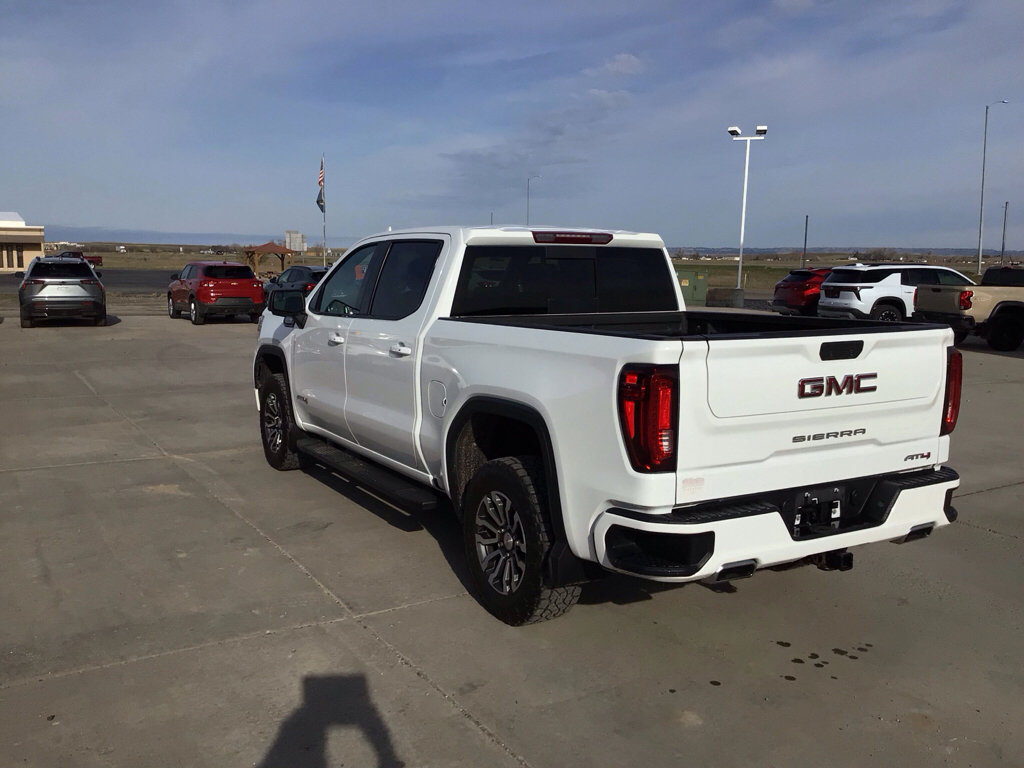 Used 2021 GMC Sierra 1500 AT4 w/ AT4 Preferred Package AWD/4WD image 3
