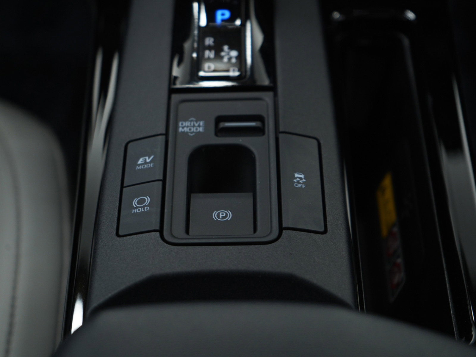 Used 2025 Toyota Prius Limited image 21