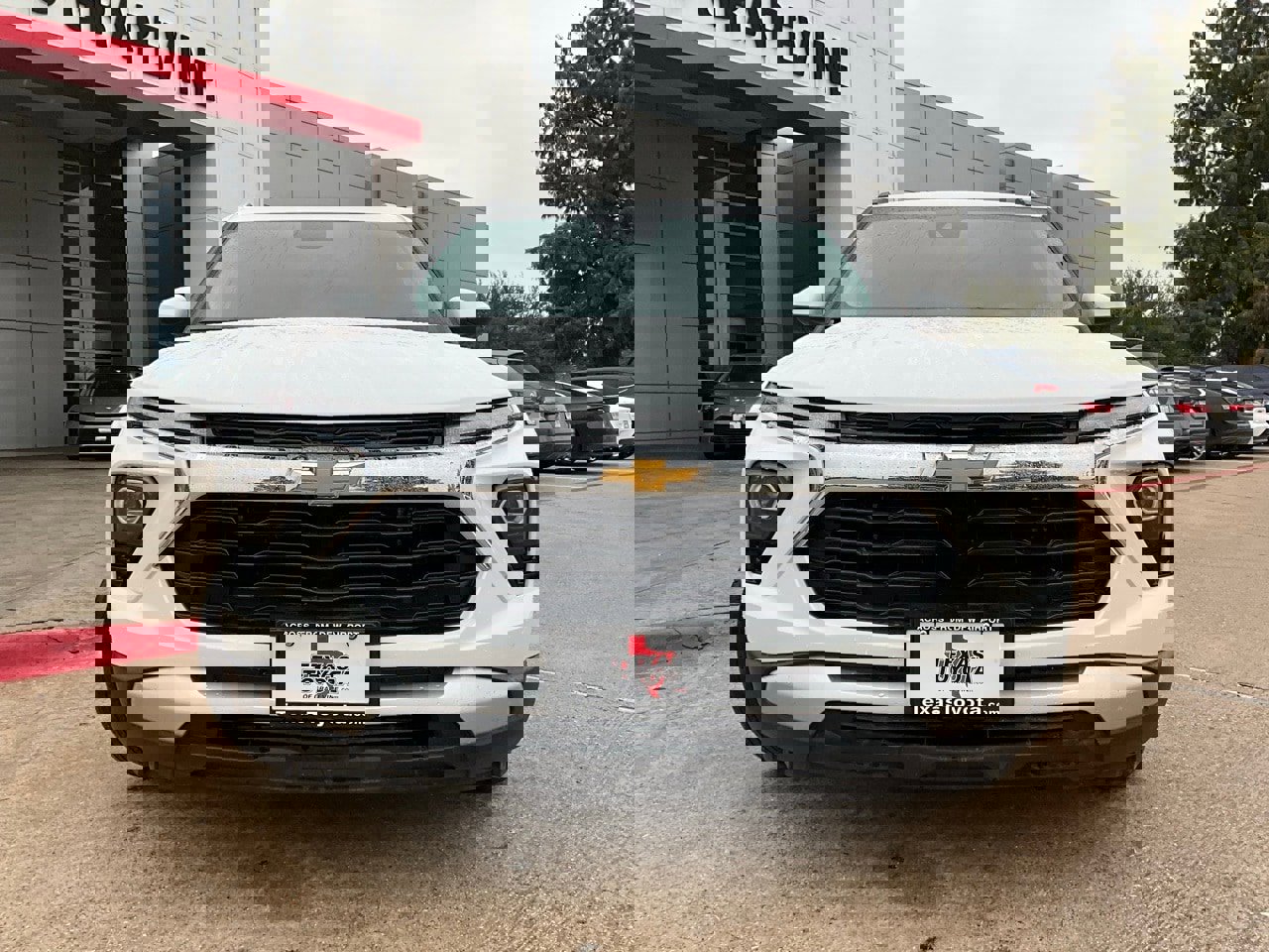 Used 2025 Chevrolet TrailBlazer LT image 4