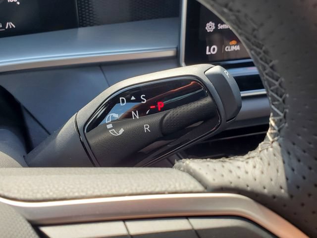 New 2026 Volkswagen Tiguan SE R-Line AWD/4WD image 30