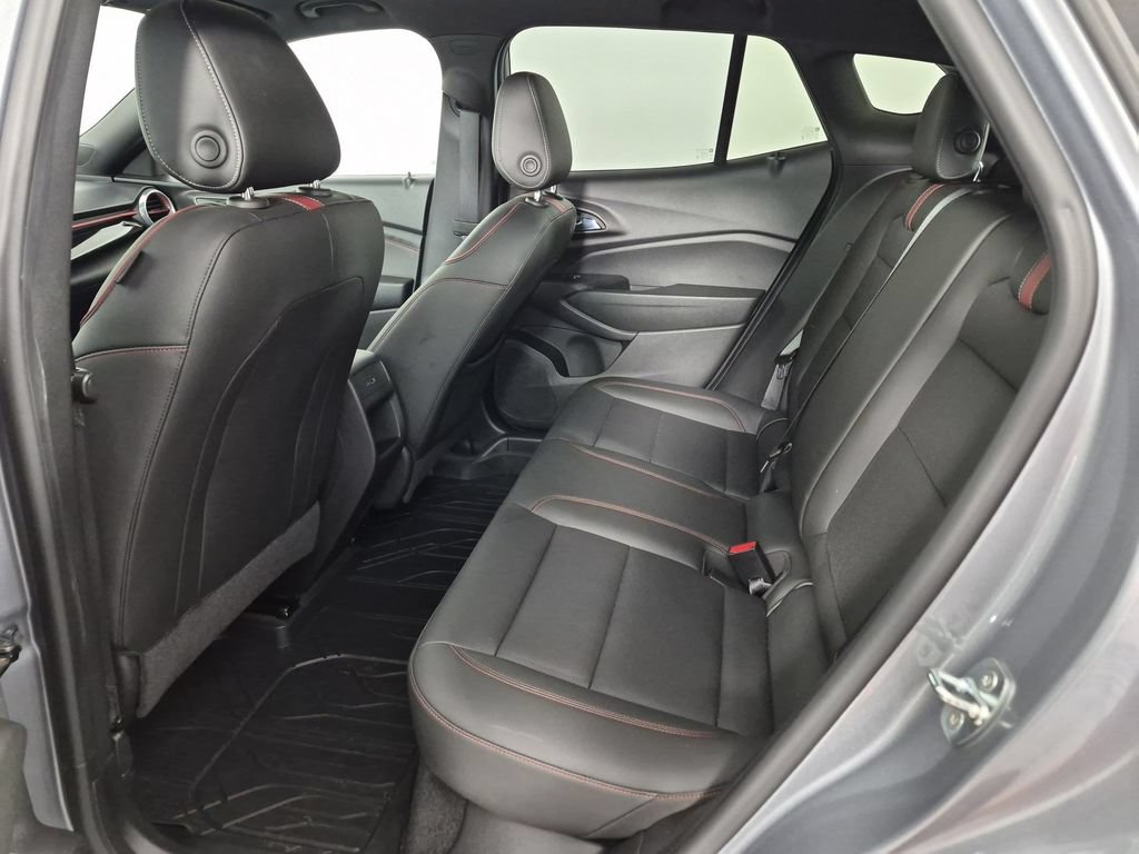 Certified 2024 Chevrolet Trax RS w/ Sunroof Package FWD image 33