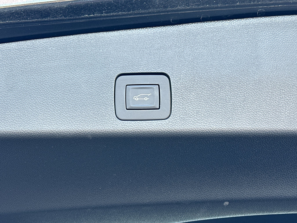 Used 2024 Buick Encore GX Avenir w/ Avenir Technology Package image 38