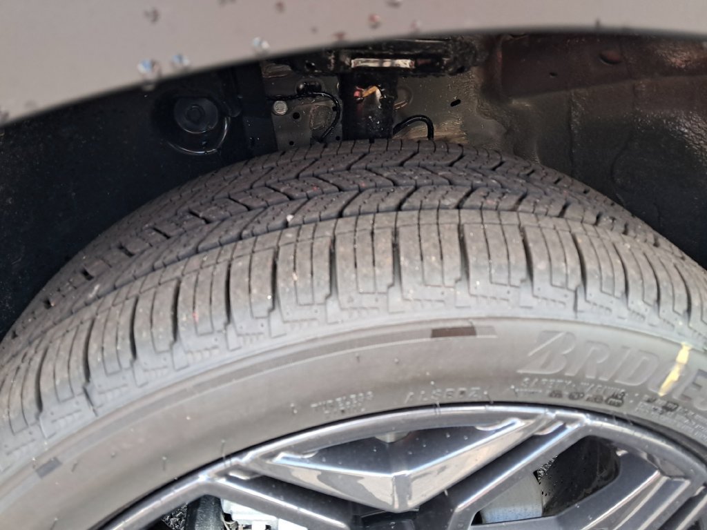 New 2026 Nissan Kicks SR FWD image 29