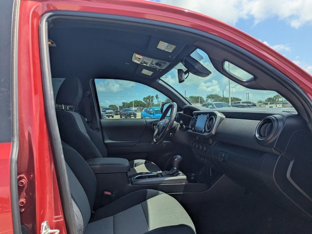 Used 2021 Toyota Tacoma TRD Off-Road w/ Technology Package AWD/4WD image 15