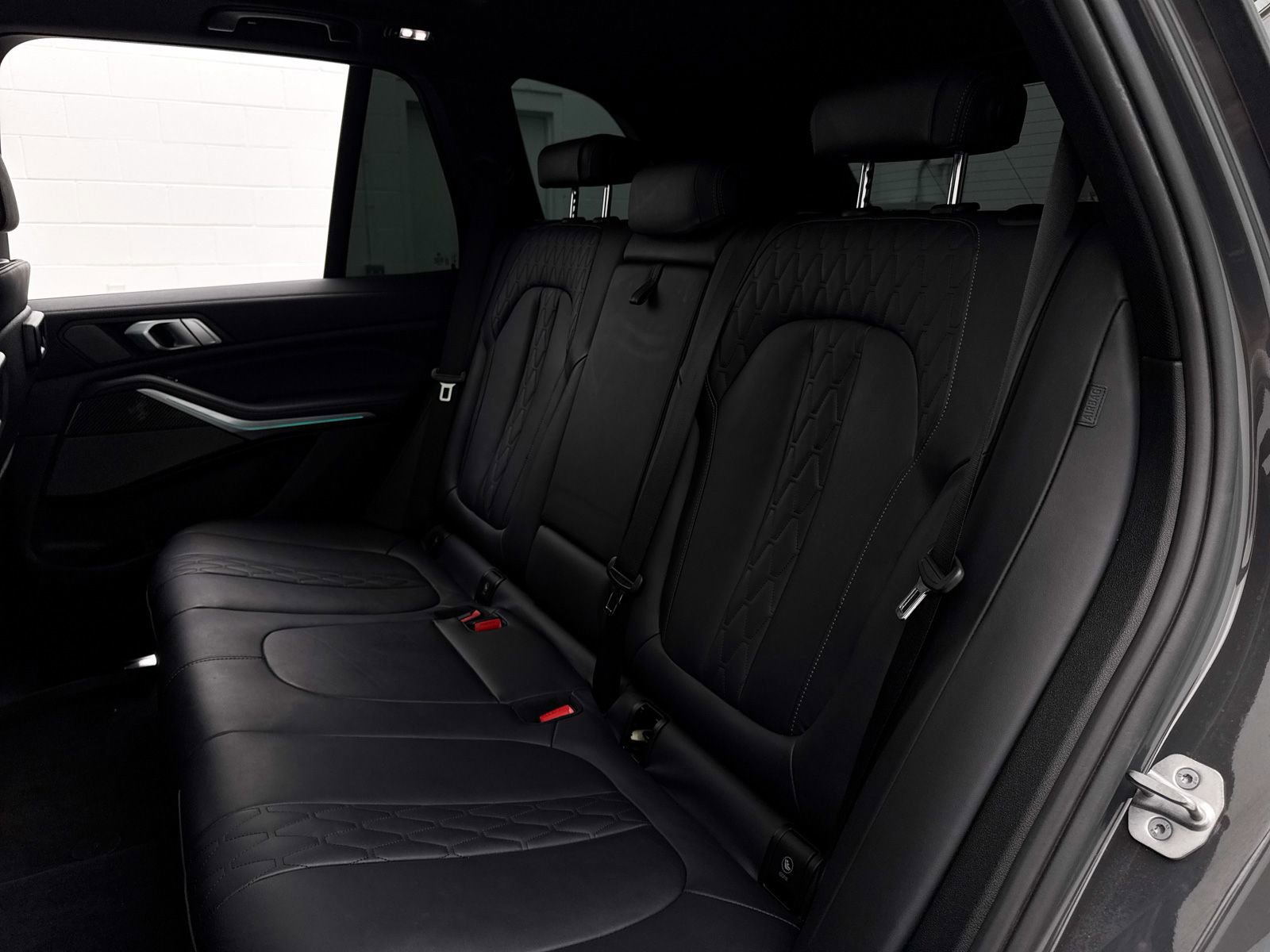 Used 2021 BMW X5 M50i image 32